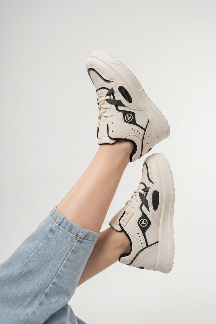 White/Black Fashion Comfort Sneakers
