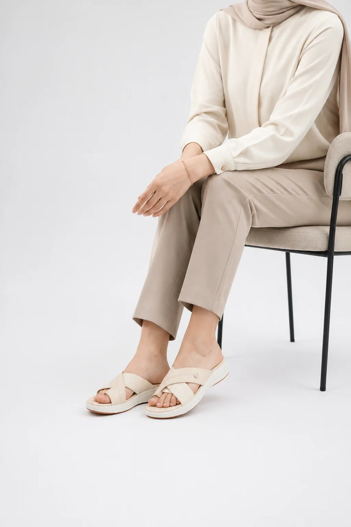 Luxury Cream Designer Medicated Slipper