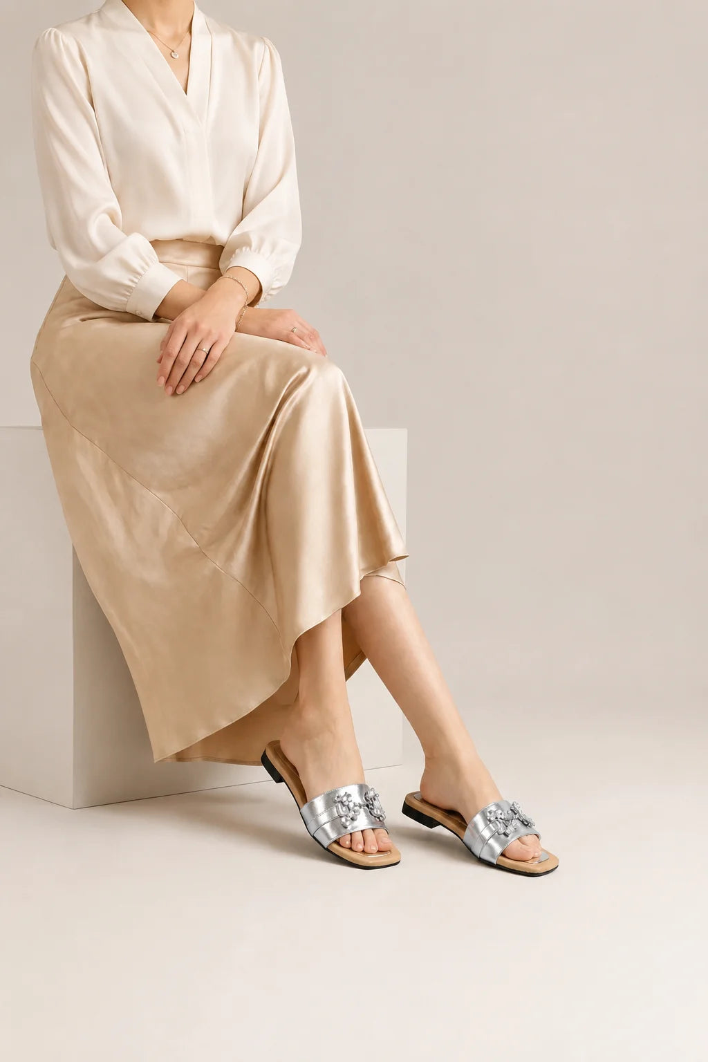Elegant Silver Party Slipper
