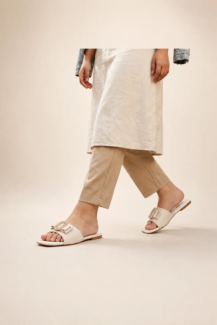 Elegant Cream Minimal Slipper