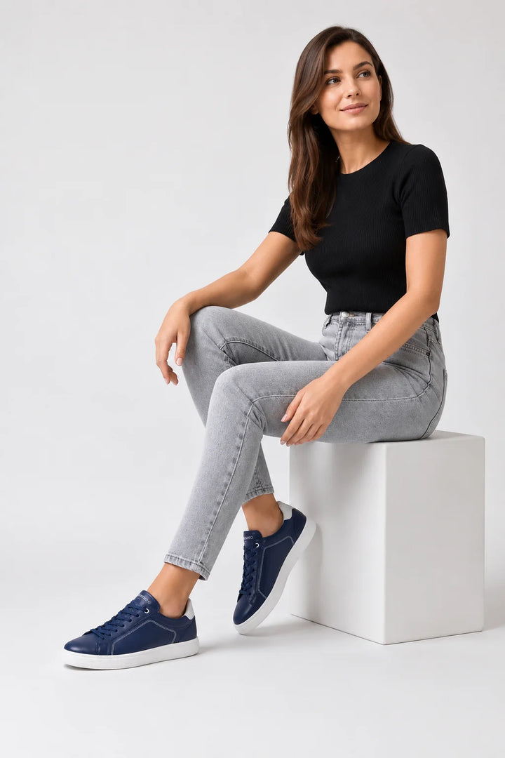 Signature Everyday Medicated Sneakers Women