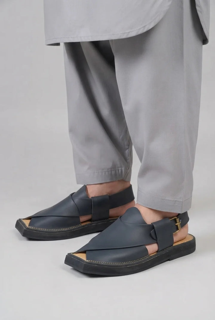 Black/Skin Kaptan Classic Traditional Leather Chappal
