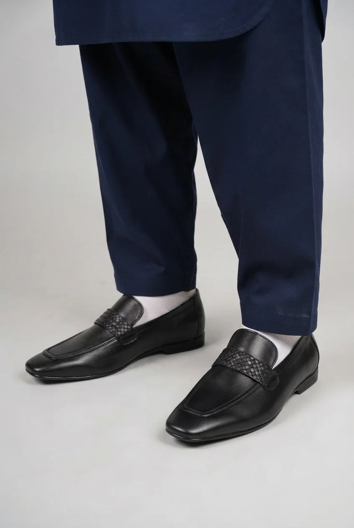 Black Sharp Look Formal Leather Shoes