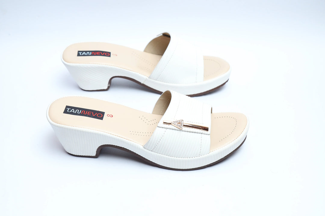 Stylish White Comfort Medicated Slipper