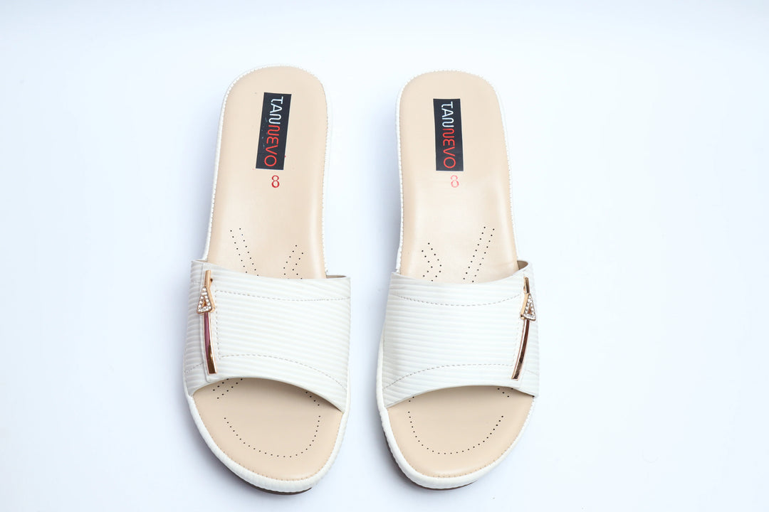 Stylish White Comfort Medicated Slipper