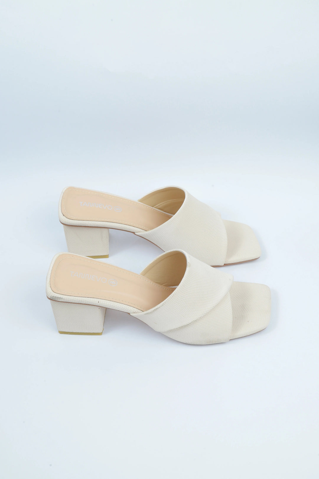 Cream Chic Everyday Slipper