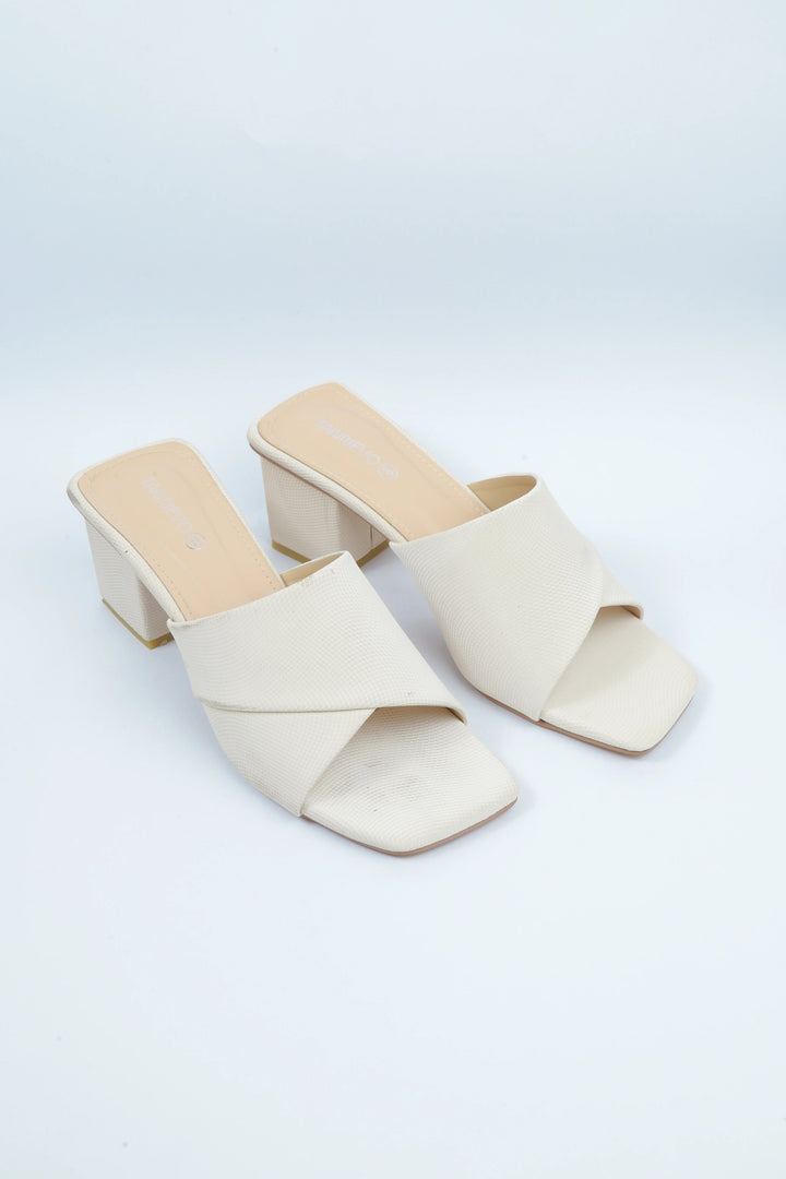 Cream Chic Everyday Slipper