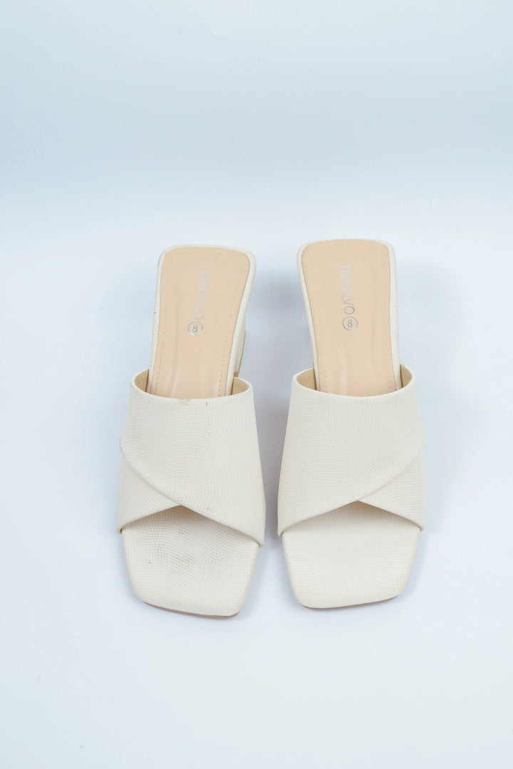 Cream Chic Everyday Slipper