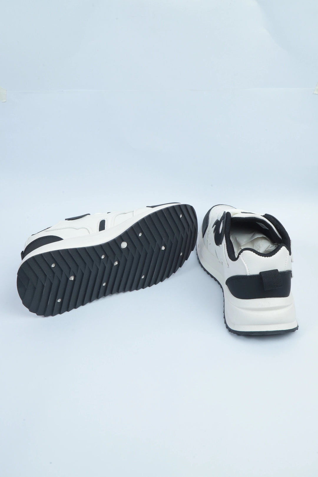 White/Black Casual Sport Jogger Sneakers