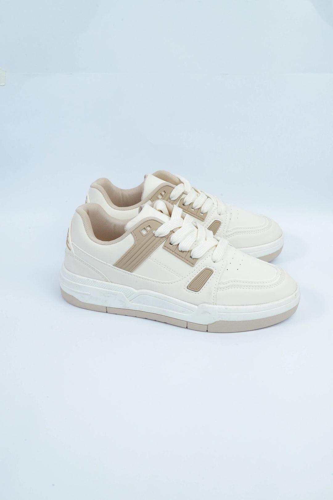 White/Mashroom Premium Jogger Sneakers