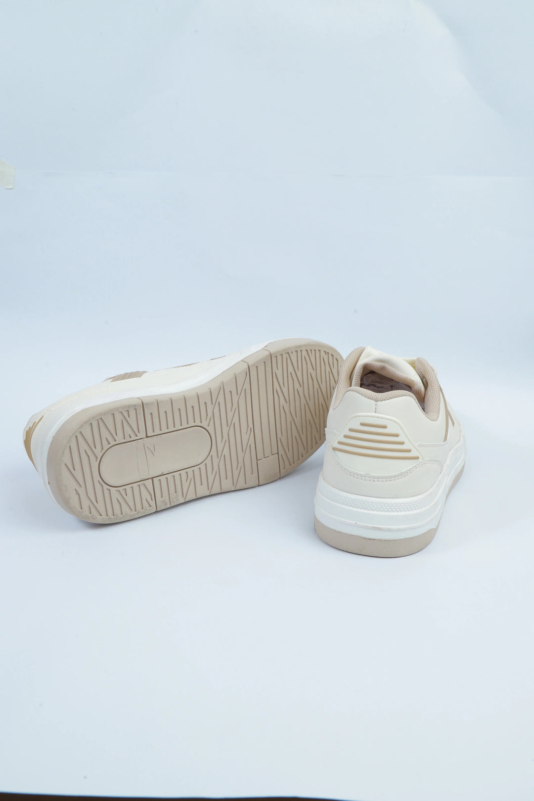 White/Mashroom Premium Jogger Sneakers