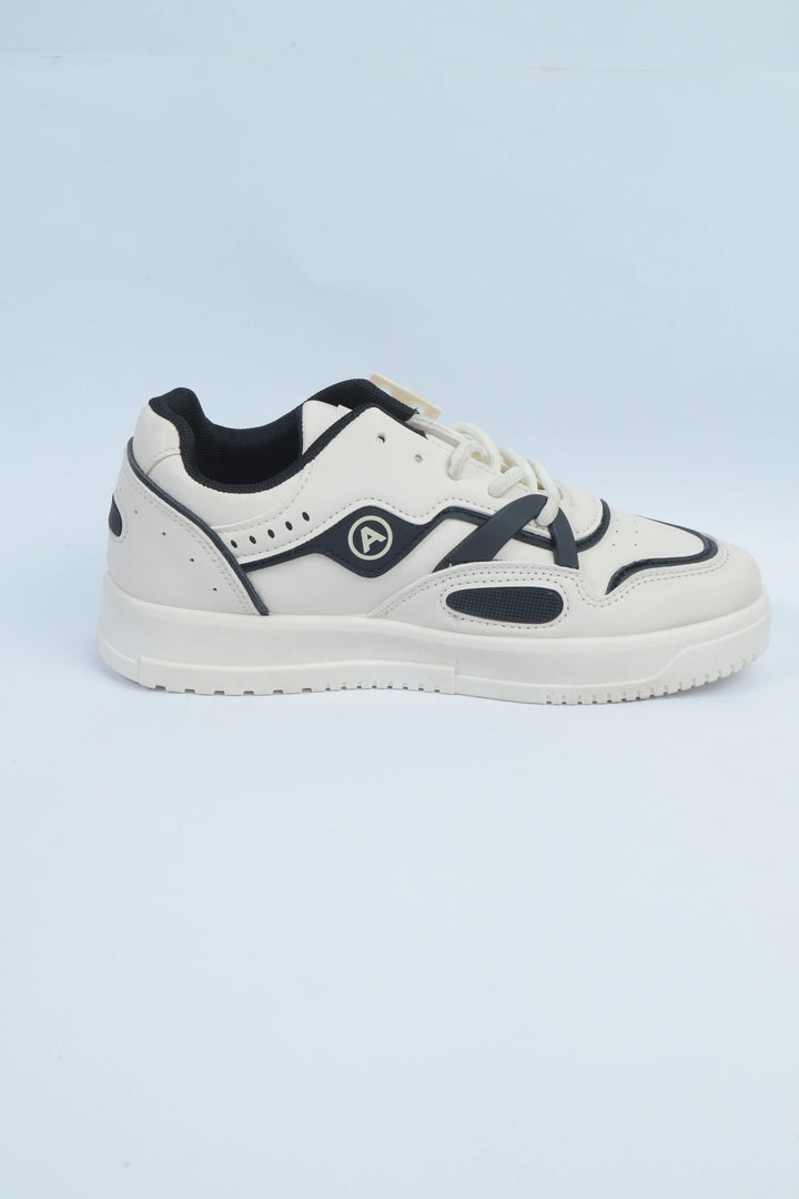 White/Black Fashion Comfort Sneakers