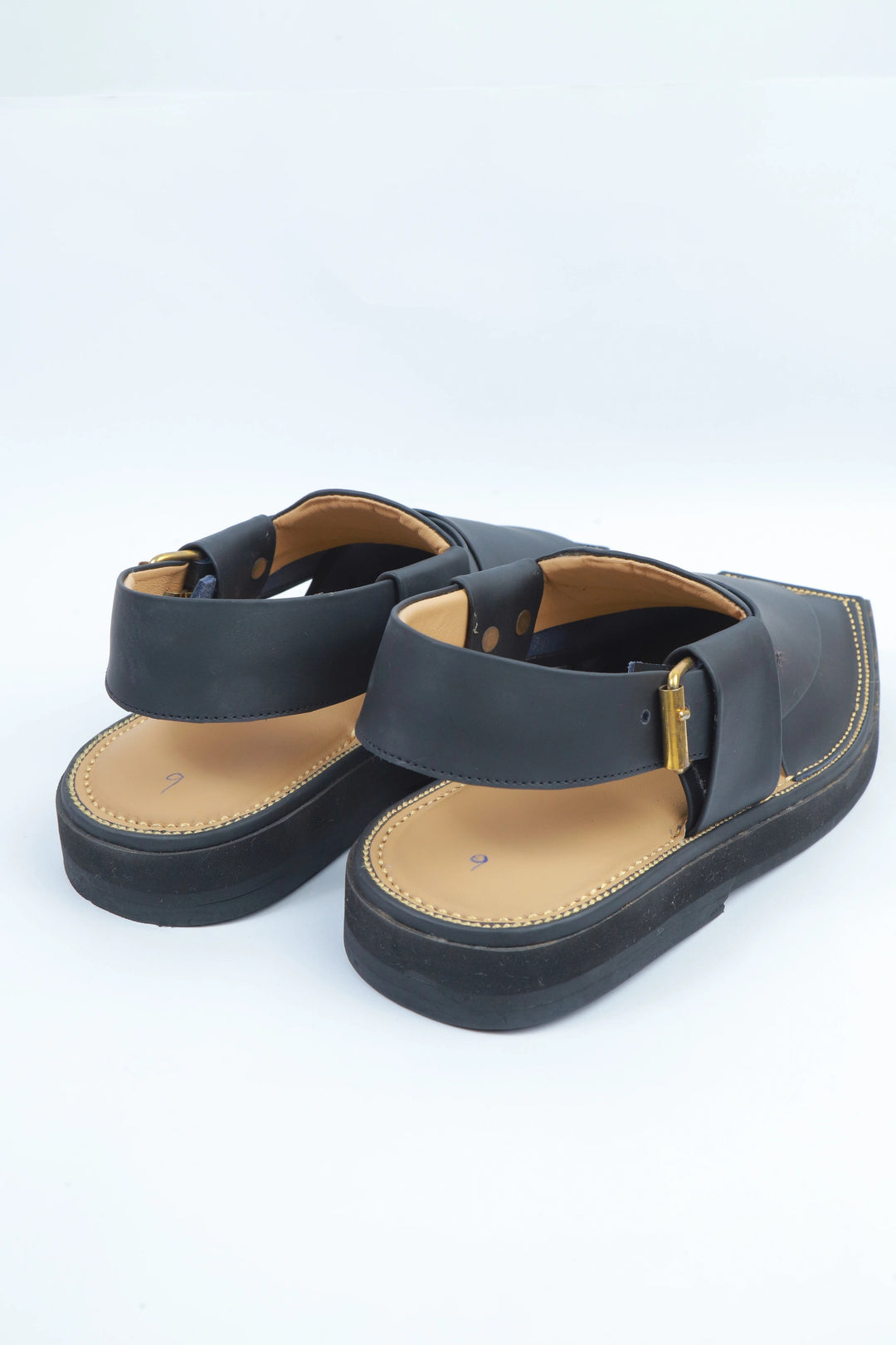Black/Skin Kaptan Classic Traditional Chappal