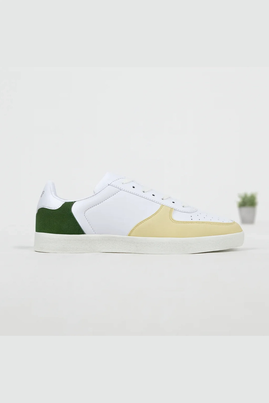 Modern Casual Medicated Sneakers Men