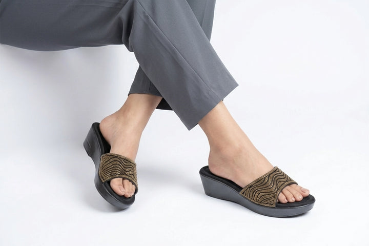 Black Minimal PU Medicated Slipper