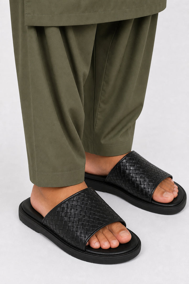 Classic Black Weave Slipper